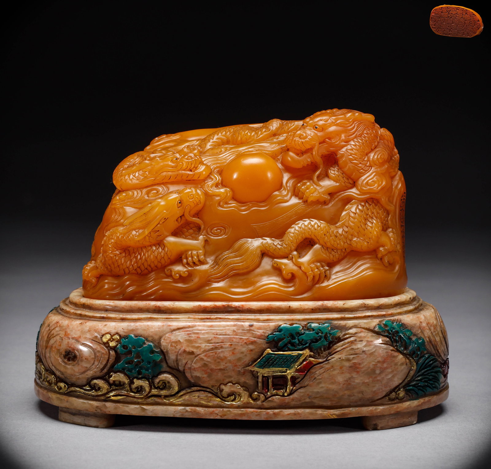 Qing Dynasty Shoushan Tian Huangshi Dragon Button Seal (1 of 12)