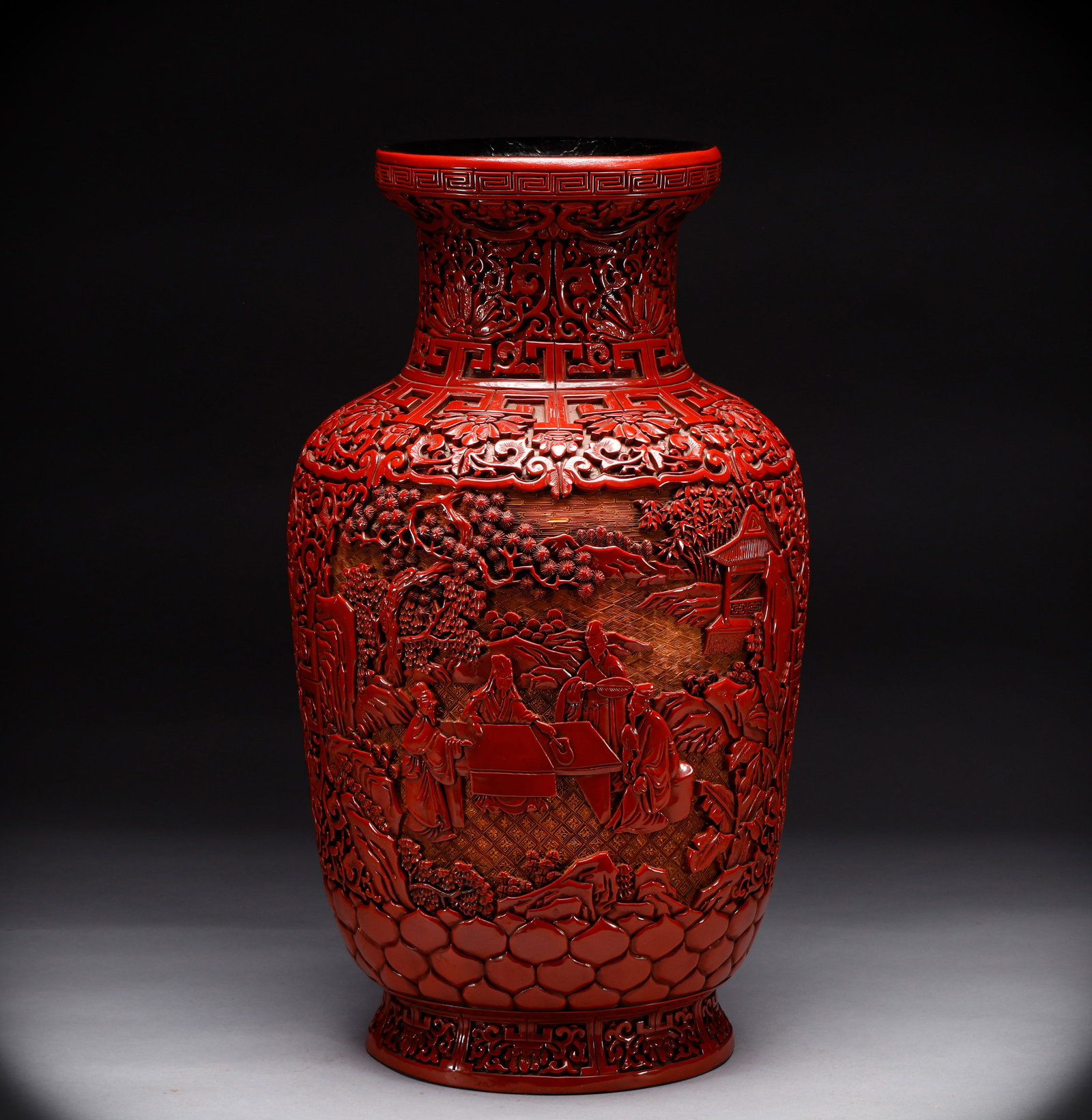 Qing Dynasty Red Character Story Pattern Bottle (1 of 12)
