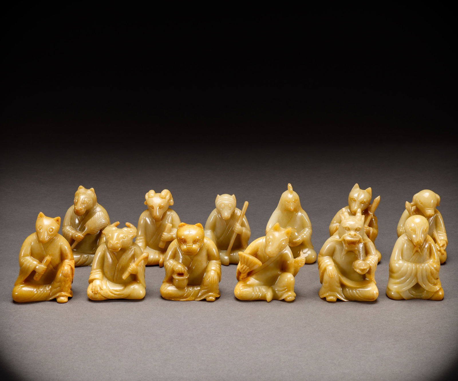 Hotan Jade Zodiac of the Qing Dynasty: Height: 9.5cm, Width: 5cm, Weight: 2610g