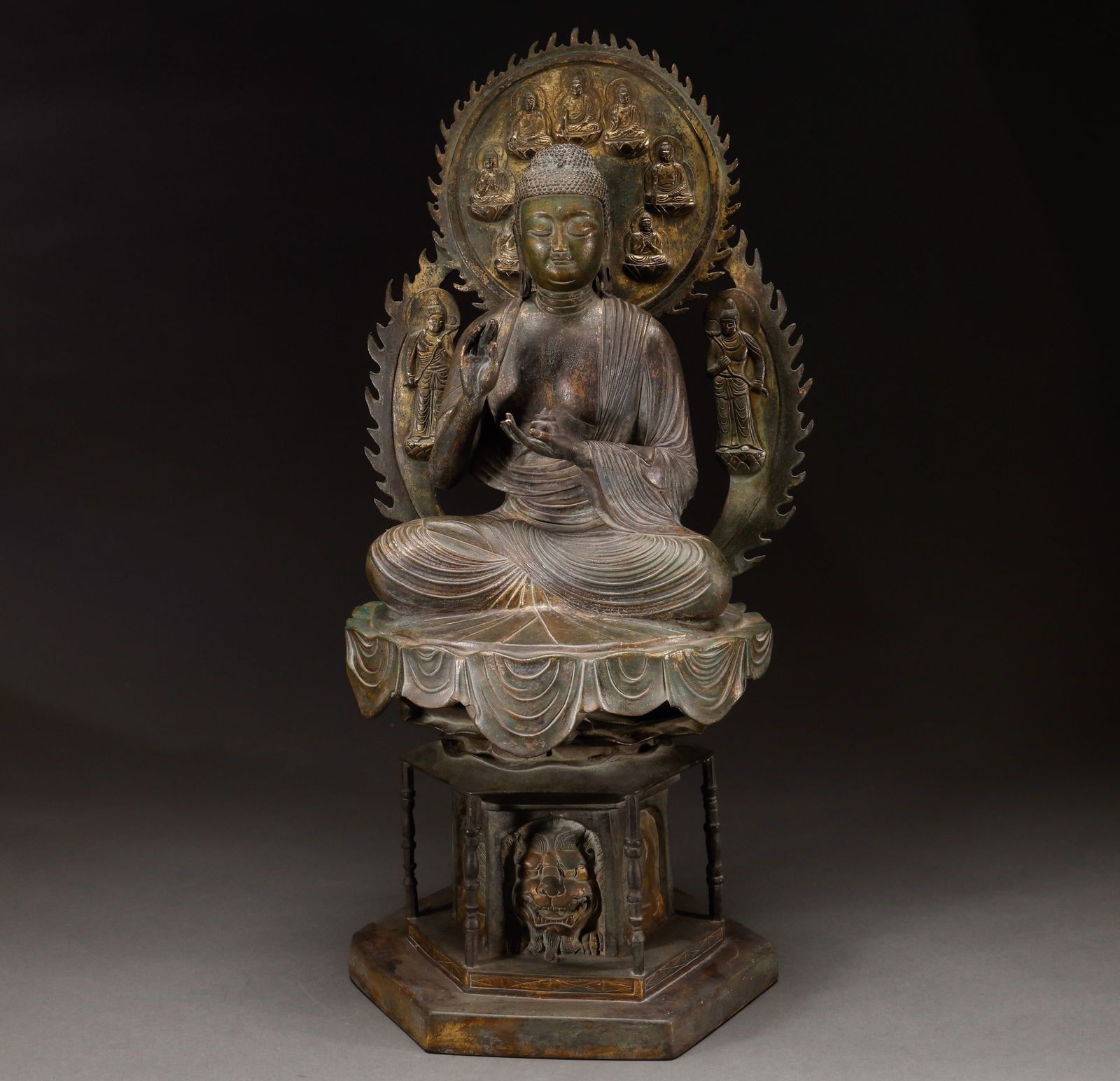 Bronze gilded Buddha statues before the Ming Dynasty (1 of 10)