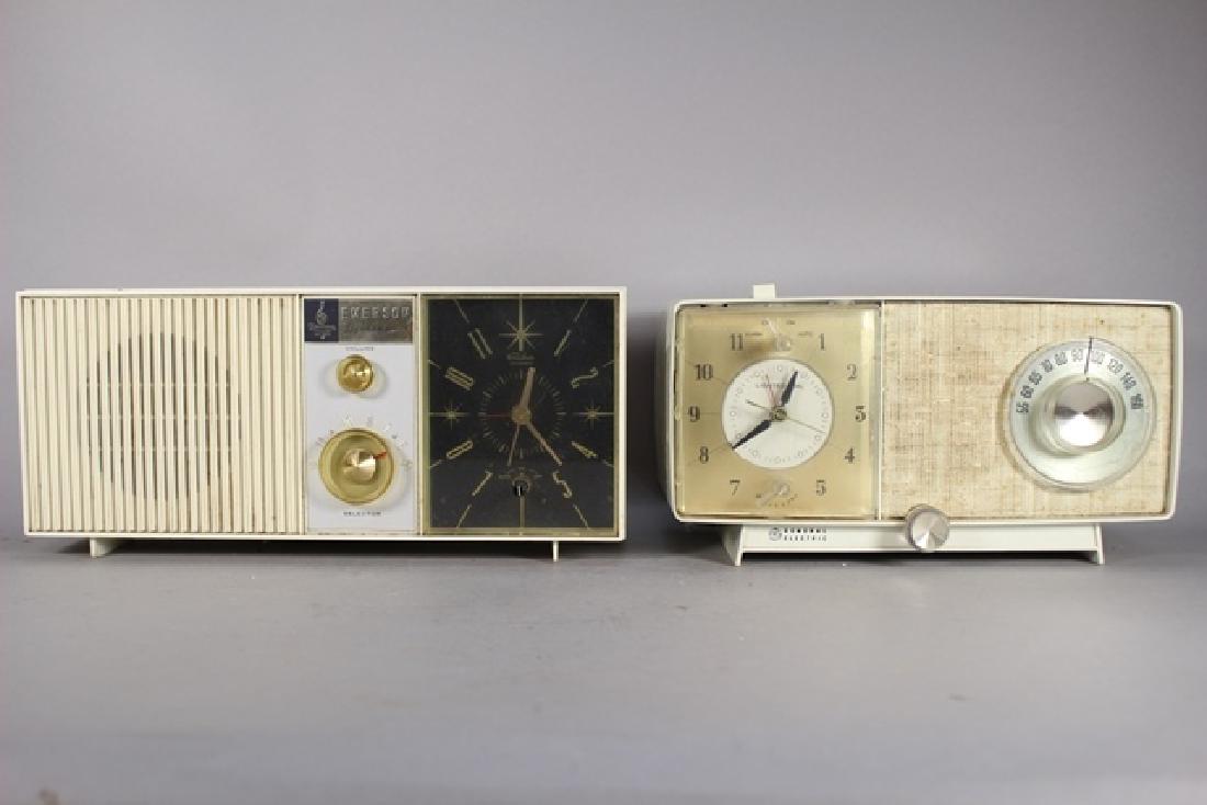 Emerson G1704B and 20th C. GE Clock Radio (1 of 8)
