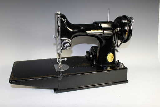 Singer Featherweight Portable Sewing Machine Amazing 1947 Singer Featherweight Sewing Machine Singer Featherweight Portable Sewing Machine Amazing 1947 Singer Featherweight Sewing Machine