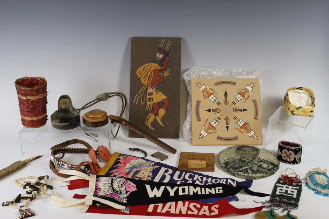 American Indian Collectibles Group: Including 5 baseball style felt pennants, beaded items, baskets, jewelry Masonite painted tiles, miniature bow and arrow amongst other 20th century decorative arts. See photos.