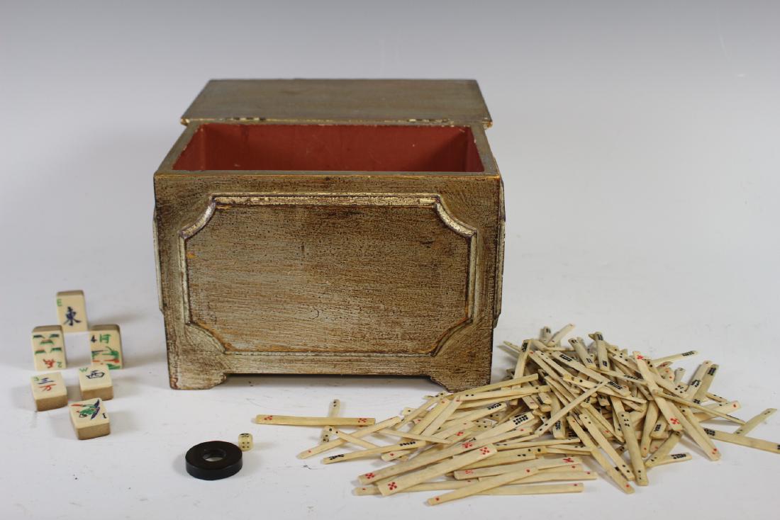 Early 20th Century Chinese Mah Jong Box Set: Early 20th century Chinese Mah Jong Box set including; 148 playing pieces and 201 counting pieces. In good age appropriate condition, see photos.