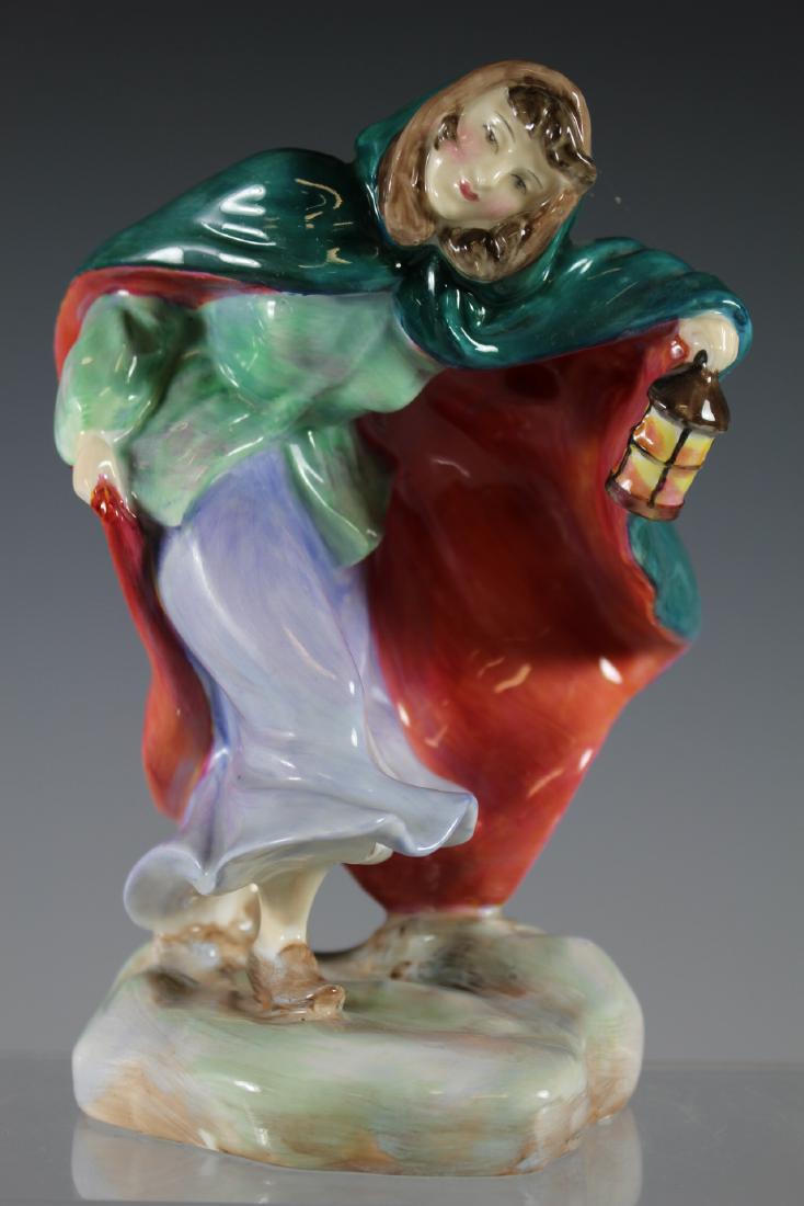 Royal Doulton Figurine WINTER (1 of 10)