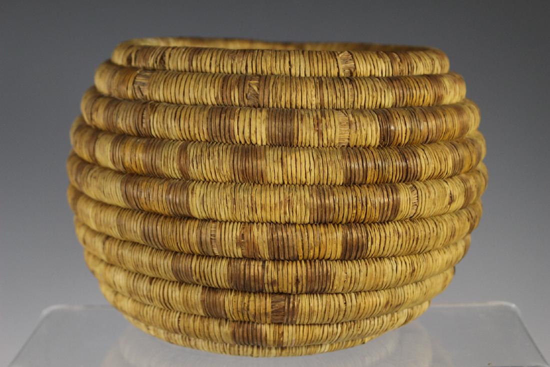 Fine American Indian Woven Basket (1 of 7)
