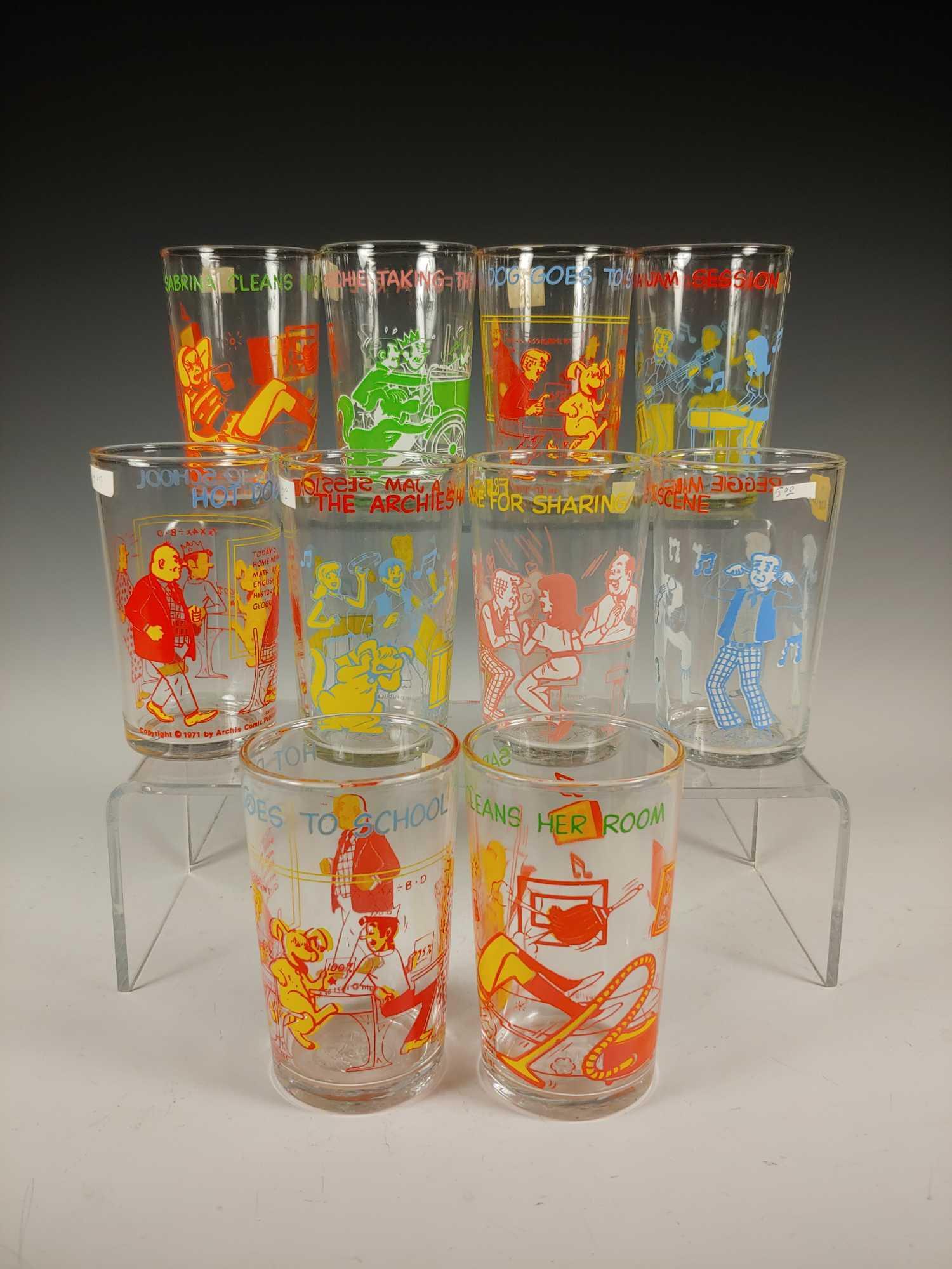 10 Vintage 1970's Archie Comic Collectable Jelly Jar: Collection of 10 collectable jelly jar glasses by Archie Comic Publications Inc. Approx. 4 1/4" tall with different scenes and quotes. In good age appropriate condition, see photos.