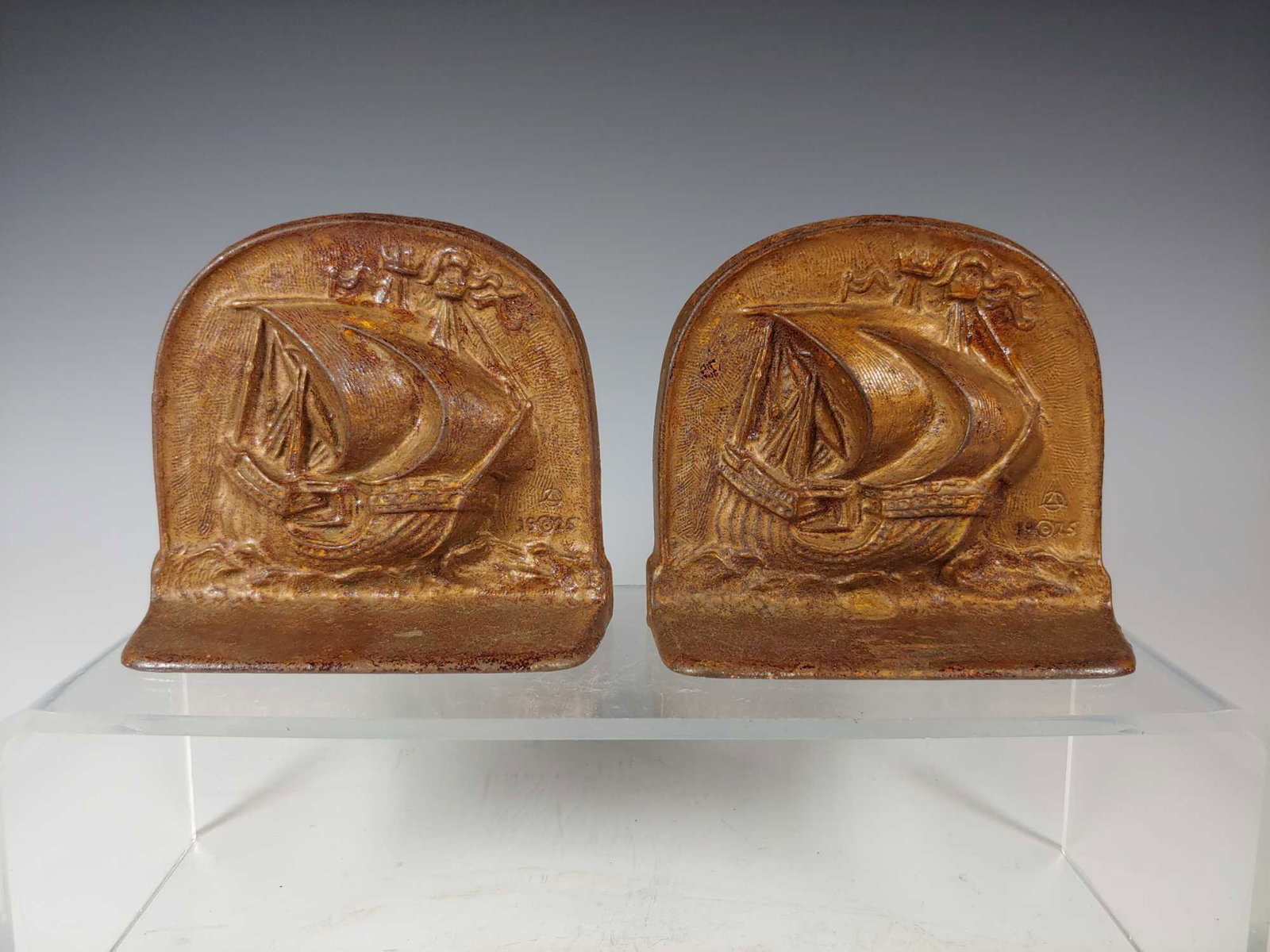 Vintage 1925 Snead & Co Jersey City NJ Cast Iron Sail: Vintage 1925 Snead & Co Jersey City NJ Cast Iron Sail ship Book Ends. Approx. 3 3/4" tall. In good age appropriate condition, see photos.
