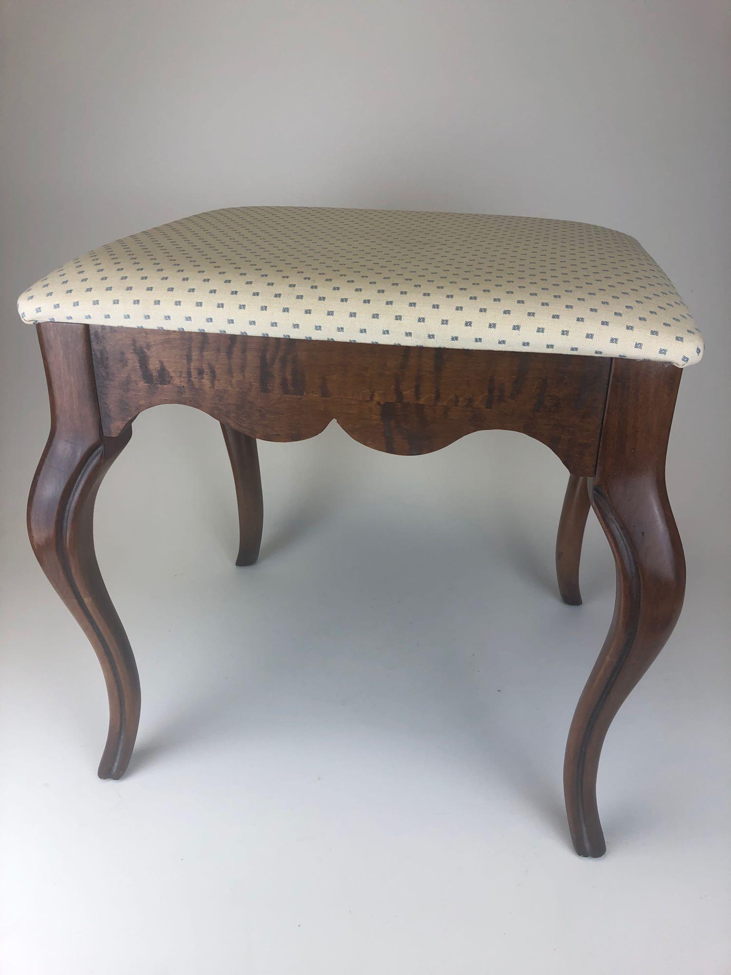 20 C. Henry Link Cherry Wood Upholstered French Country: 20 C. Henry Link Cherry Wood UpholsteredÂ French Country Vanity Stool . Good clean overall used condition with light stains on fabric. Measures approximately 17.5" tall x 17.75" wide x 15.5" deep. P