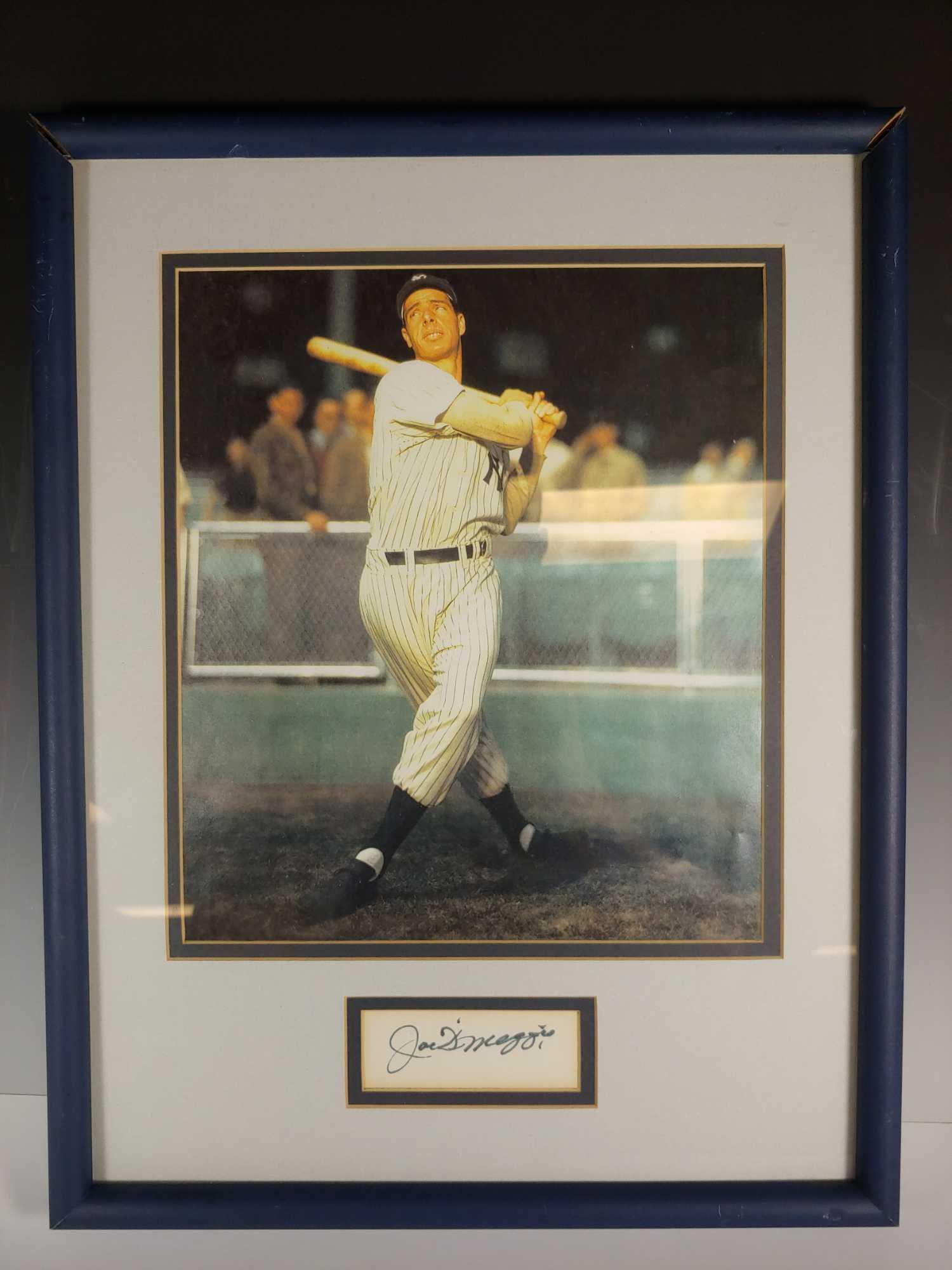 Joe DiMaggio Autograph Display Yankees (1 of 8)