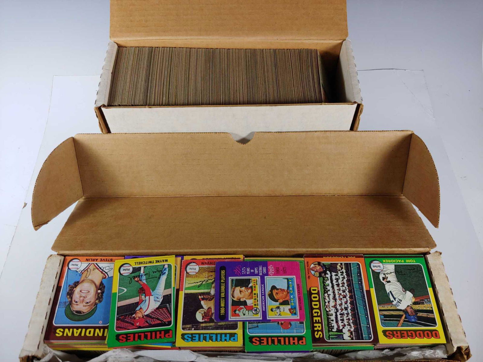 1975 Topps Baseball Regular & Mini Card Lot (1 of 6)