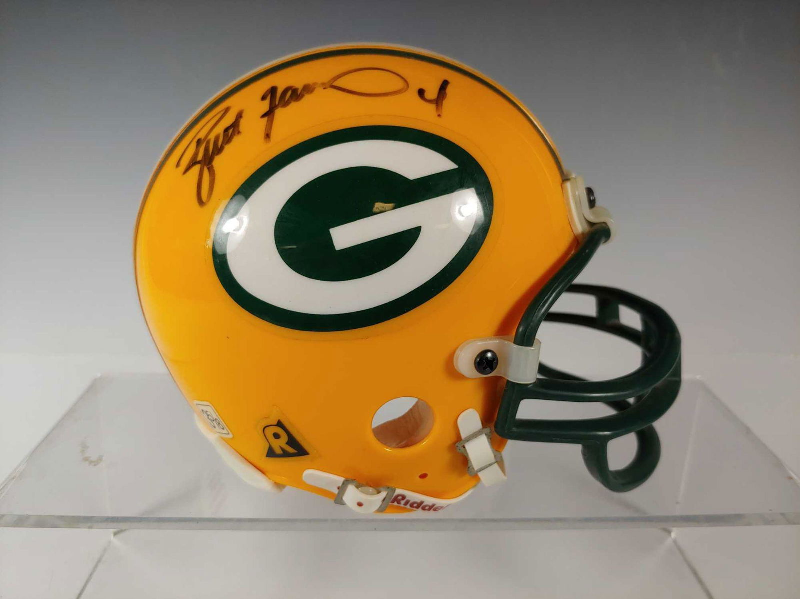 Brett Favre Signed 1995 Packers Mini-Helmet (1 of 6)