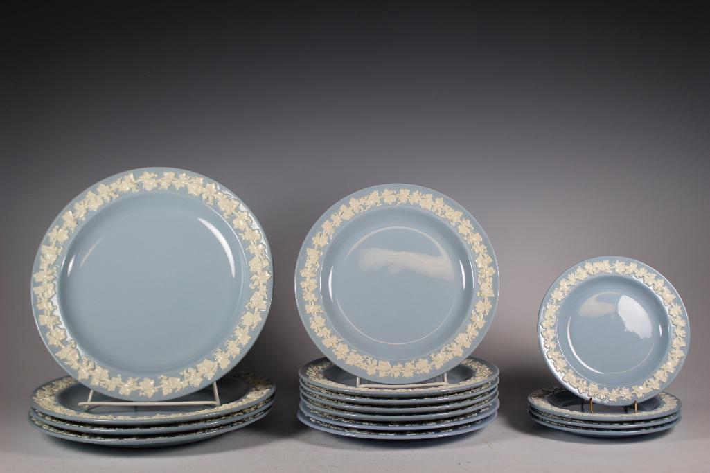 Wedgwood Embossed Queens Ware 15 Piece: Blue and cream Wedgwood of Etruria & Barlaston dinnerware including 4 dinner plates, 7 salad plates and 4 bread plates. All in very good condition with no signs of use, see photos.