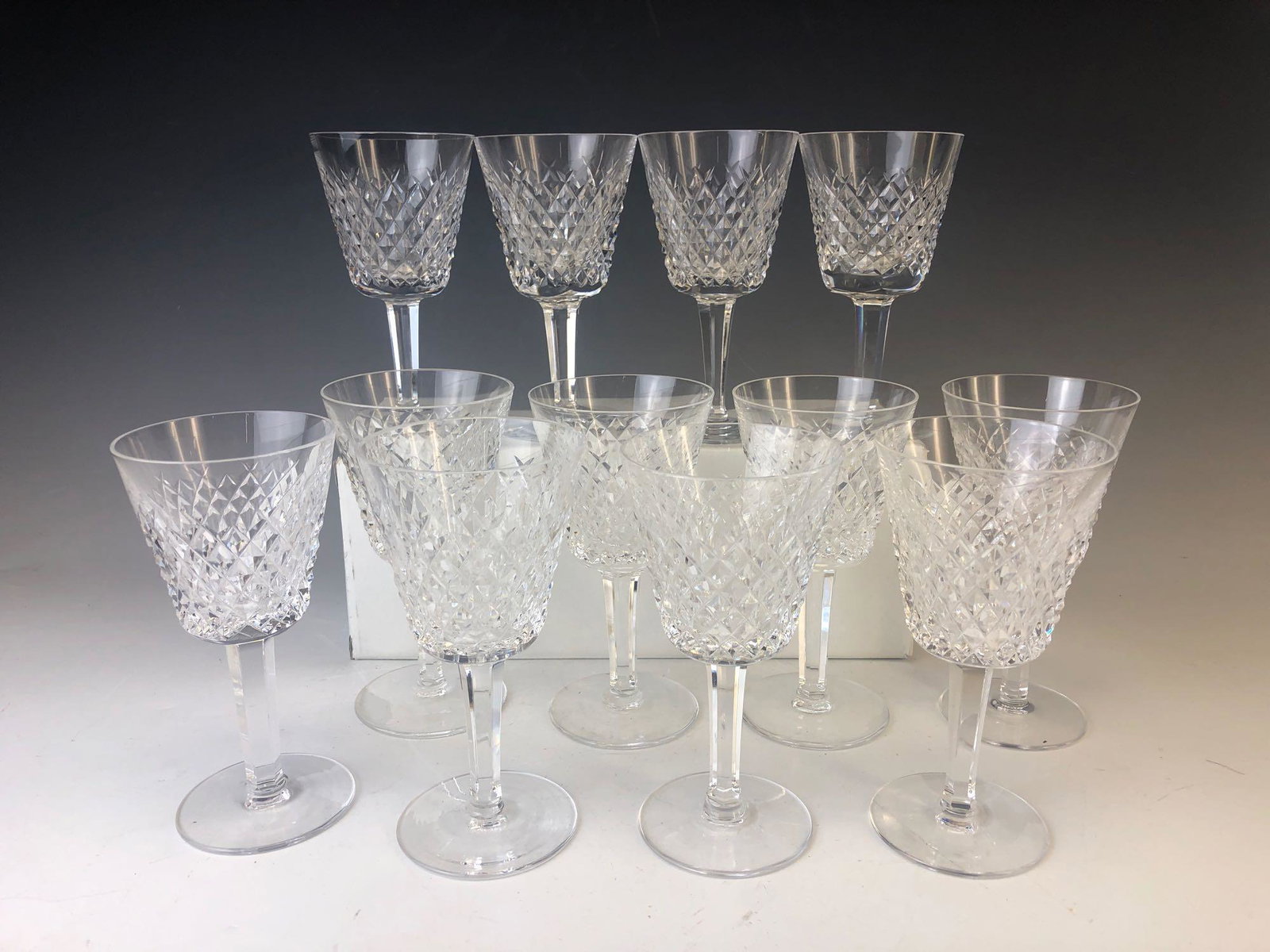 12 Waterford Crystal Alana Pattern Wine Glasses: 12 Waterford Crystal Alana Pattern Wine Glasses Stemware Signed. Good overall condition with no chips or cracks. Please see the pictures for an idea of condition. Measures approximately 5.75" tall