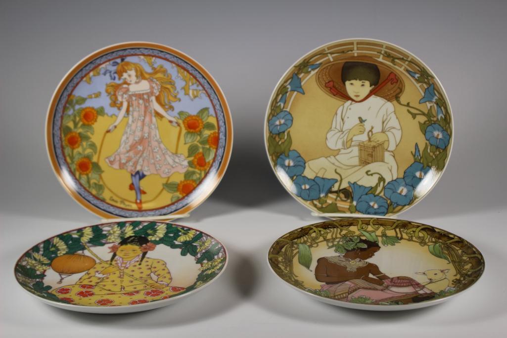 Set of 4 Vintage Heinrich "Children of the World": 1979 Villeroy & Boch Heinrich Germany Unicef set of 4 number 1-4 "Children of the World" 7 3/4" plates with built in wall hangers on back. In very good condition with no signs of use, see photos.