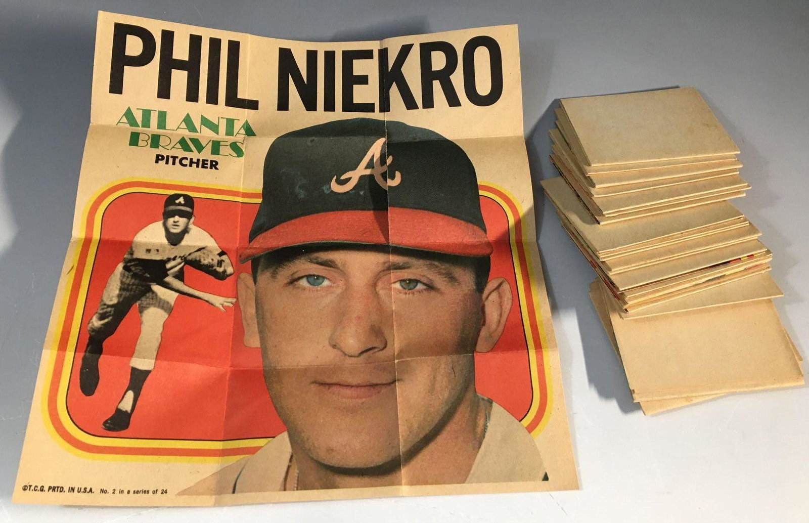 1970 Topps Baseball Poster Near Set 20/24: A total of (23) posters including Clemente, Robinson, Brock, Bench, McCovey, Carew, Santo(3), Niekro, Smith(2) and others. Omitted players are McLain, Fairly, Dierker, Campaneris. Overall great condit