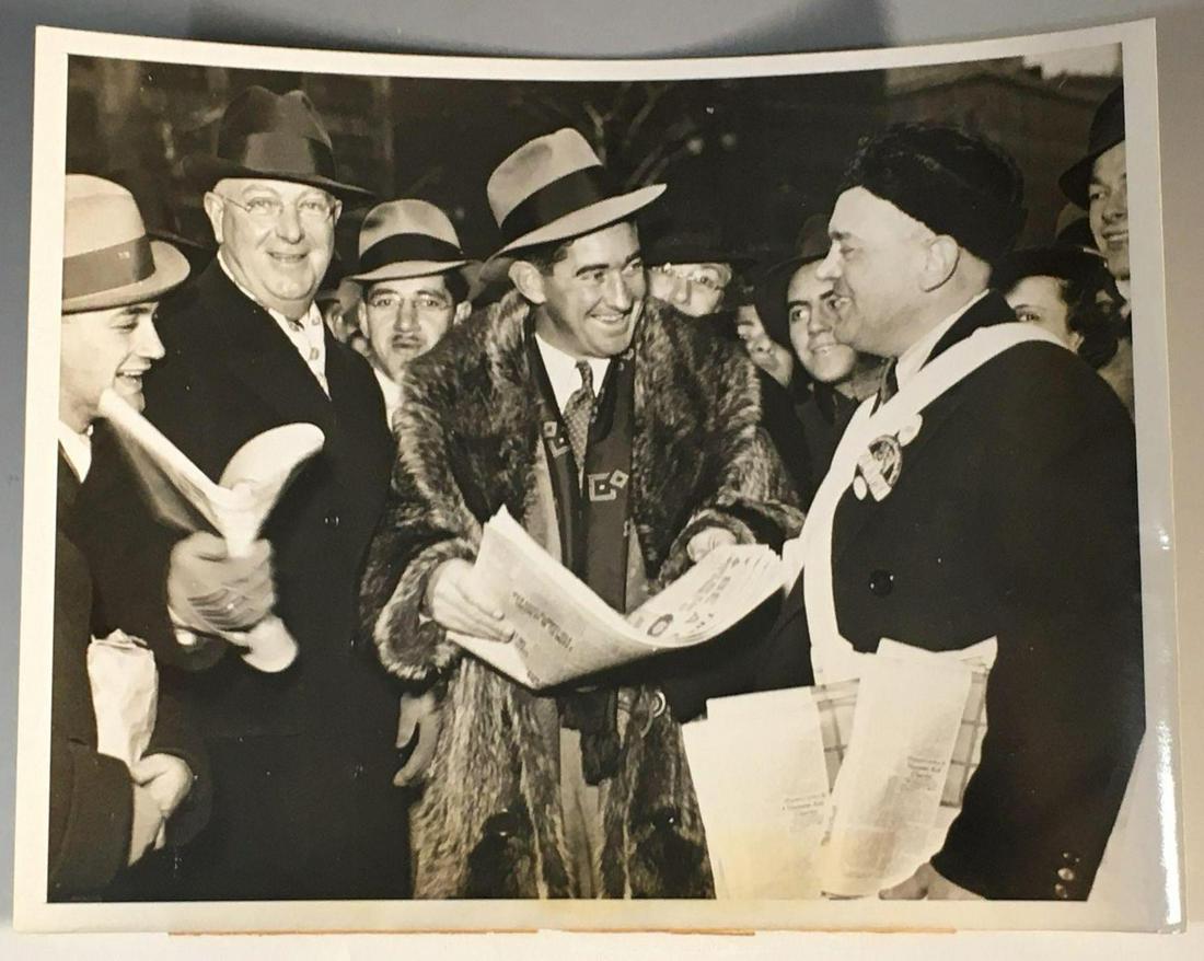 1934 Mickey Cochrane Holiday Toy Drive Press/Wire Photo: 12/21/34 press photo from the recent champion manager! He is joining others in raising funds for presents for needy children on Christmas day.