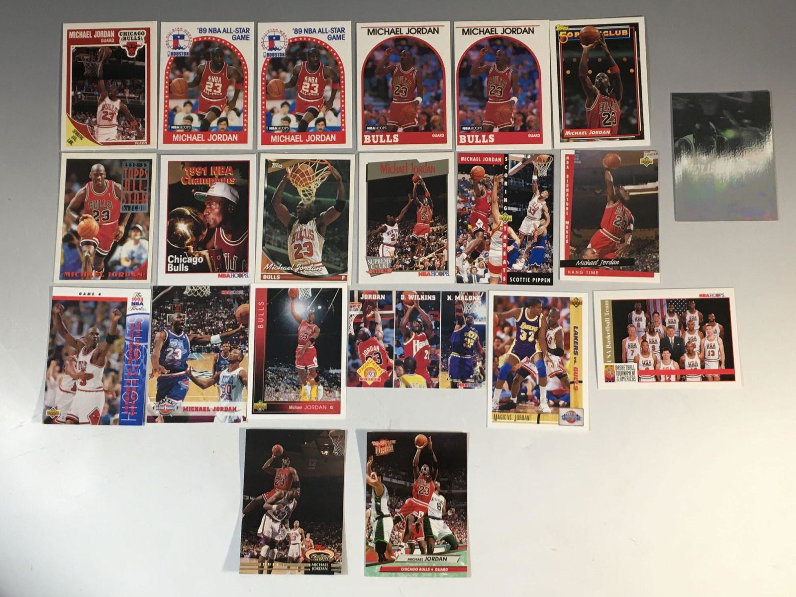 Michael Jordan Basketball Card Collection (21) (1 of 8)