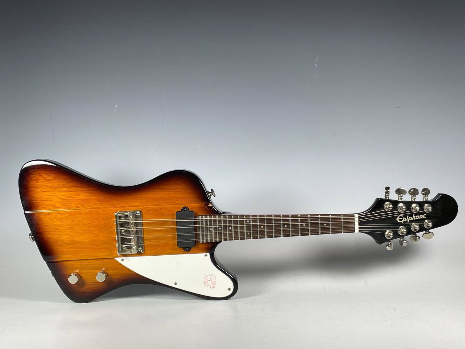Epiphone Electric Mandolin Firebird Modeled (1 of 10)