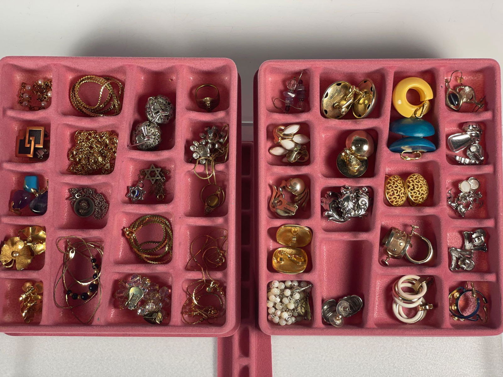 Costume Jewelry Group Lot (1 of 10)