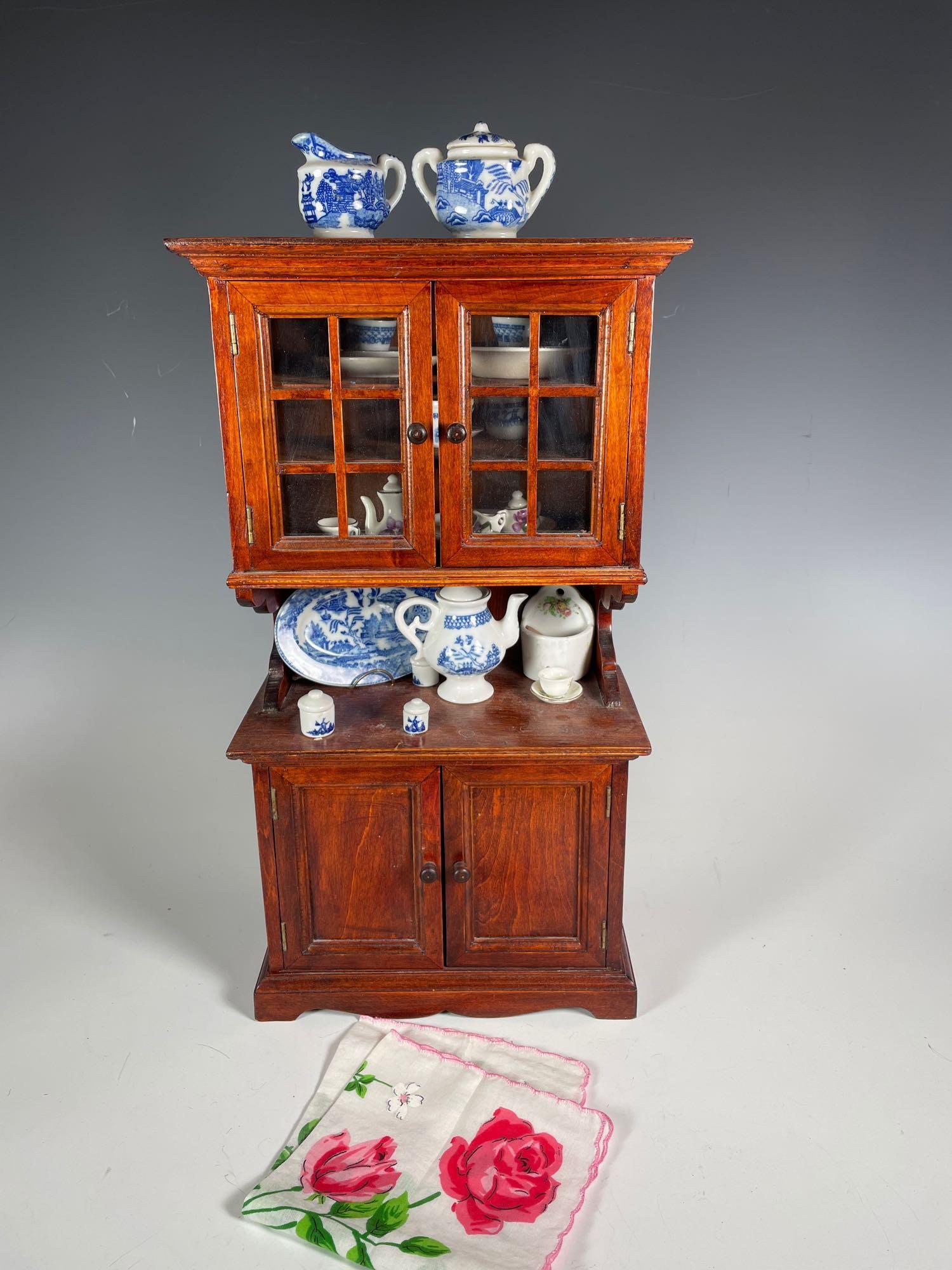 Doll Size Step-back China Hutch w Miniatures (1 of 9)