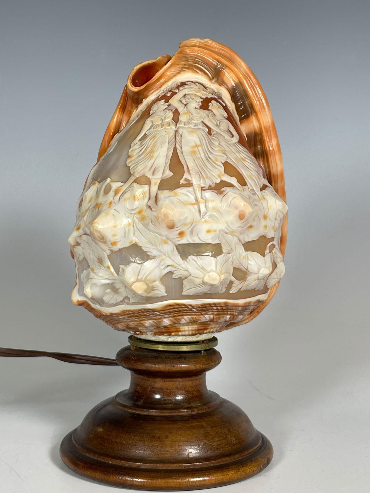 Fine Carved Cameo Conch Shell Light (1 of 11)