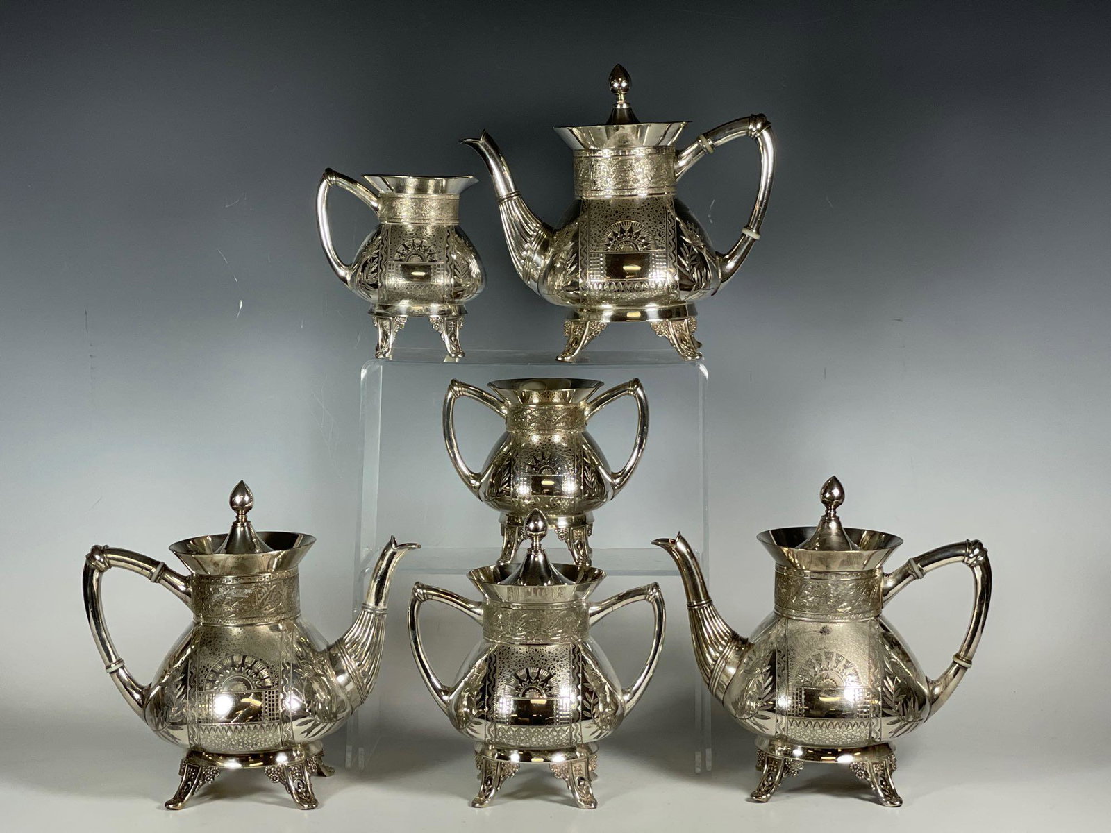 Roger Smith & Co Aesthetic Movement Silver Plate (1 of 17)