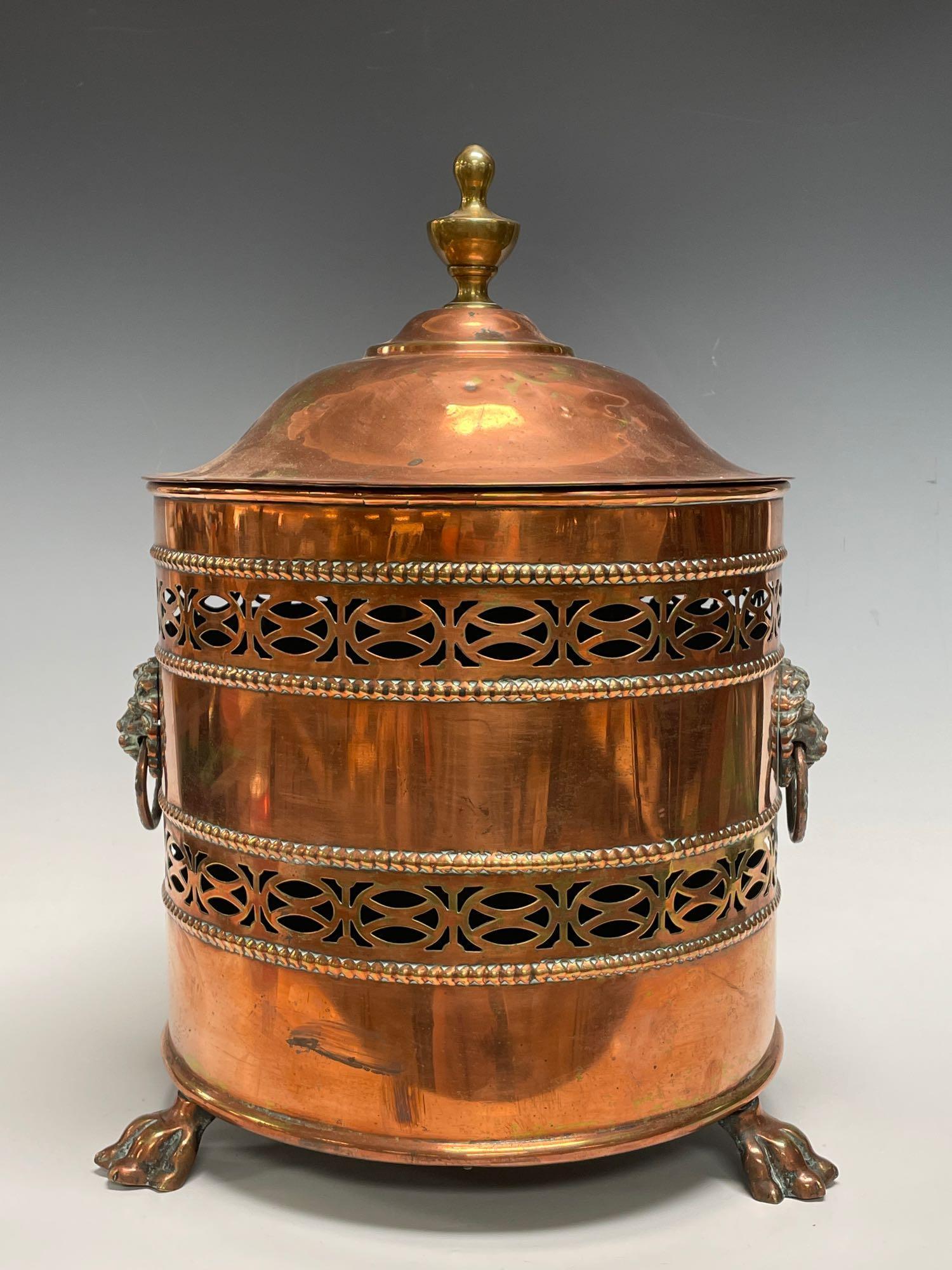 Fine 19th c. English Lidded Copper Coal Scuttle / Bin / (1 of 15)