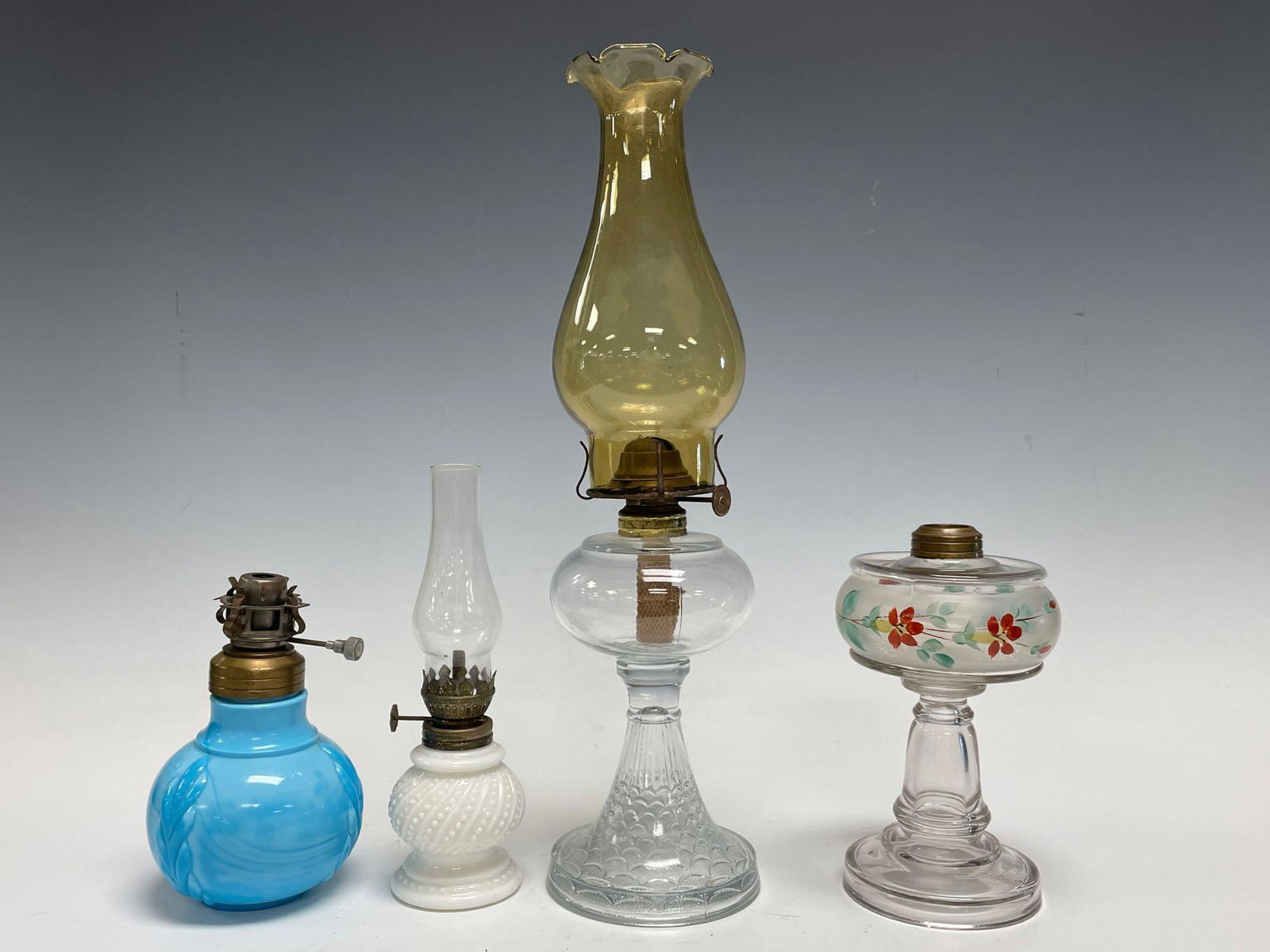 Four (4) Antique Art Glass Oil Lamps (1 of 15)