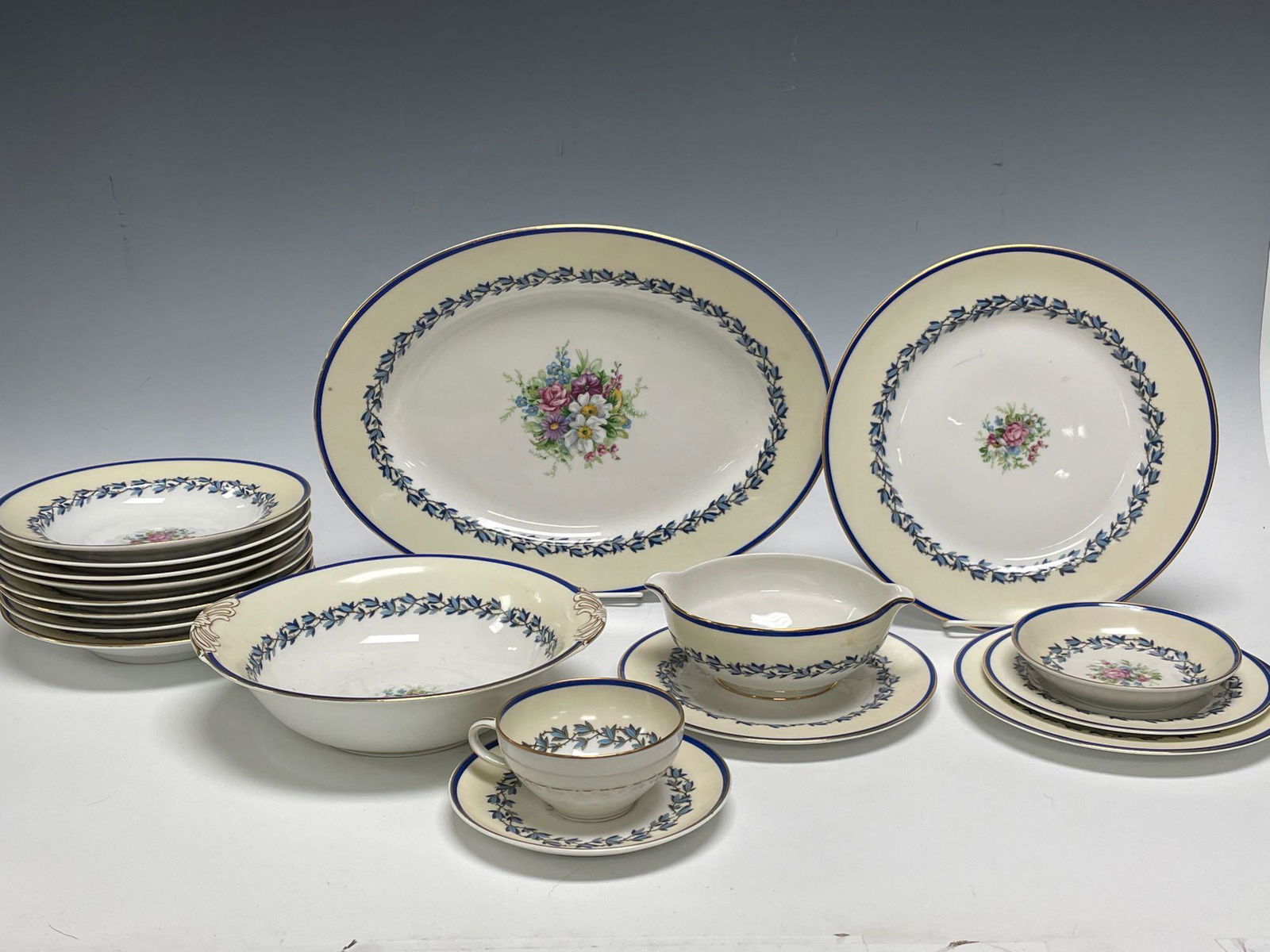 Limoges Charles Ahrenfeld "Marie Louise"58 Piece (1 of 15)
