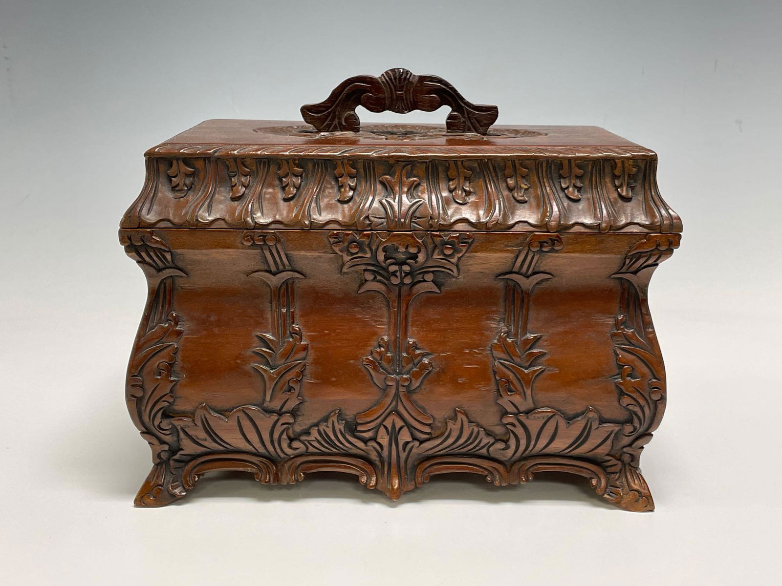 Carved Brazilian Mahogany Lidded Dresser Box (1 of 14)