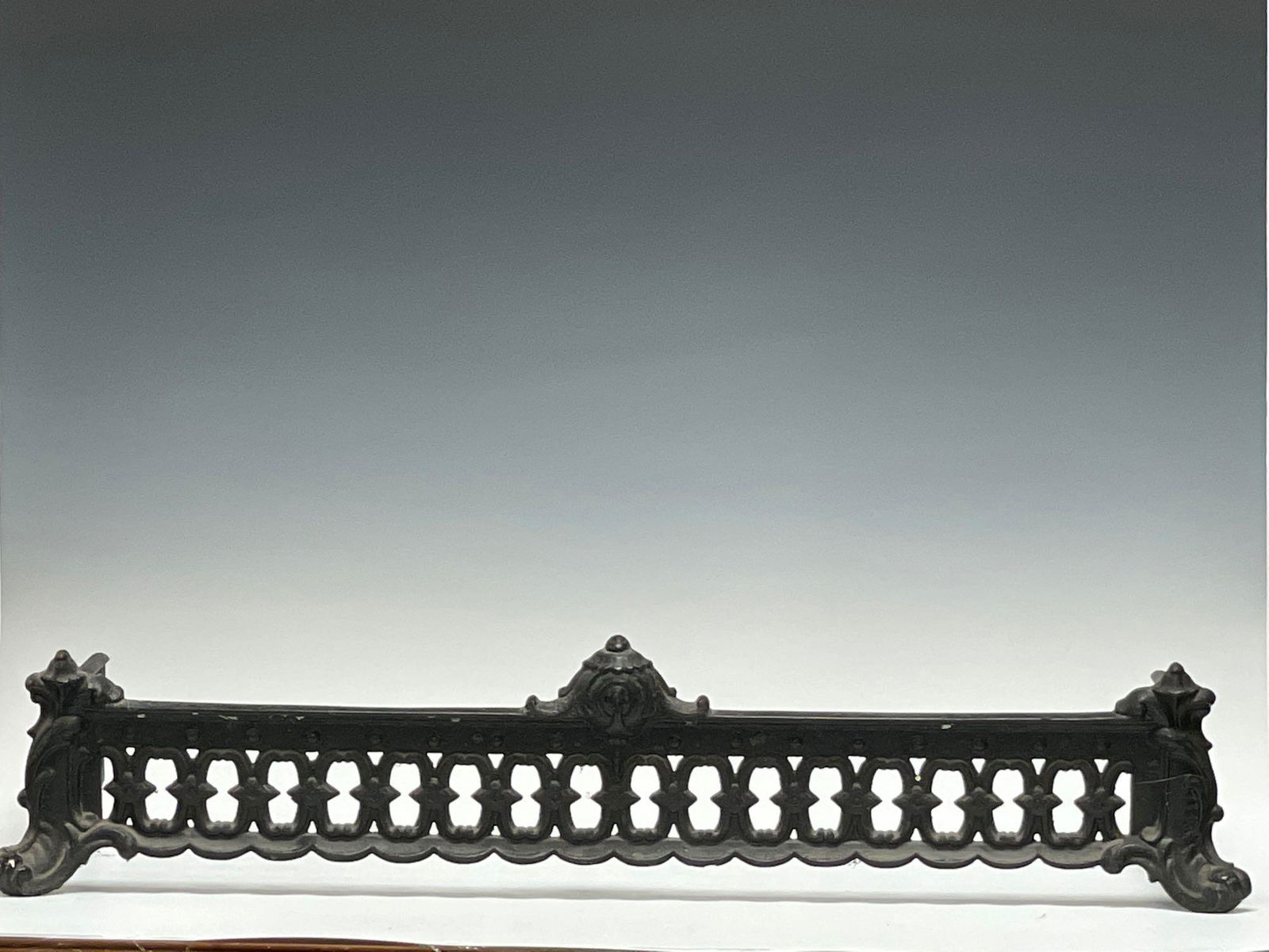 Ornate 19th Century 3ft Cast Iron Fireplace Fender (1 of 7)