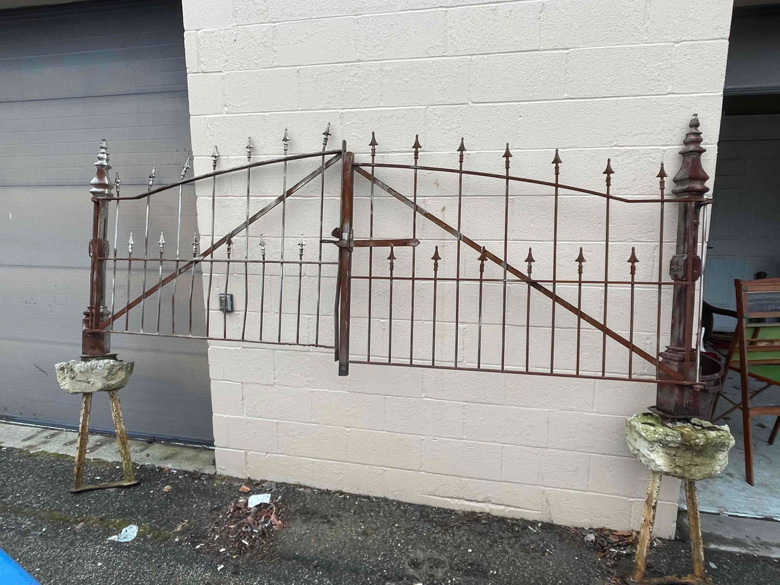 Ornate Architectural Cast Iron Driveway Gates (1 of 13)