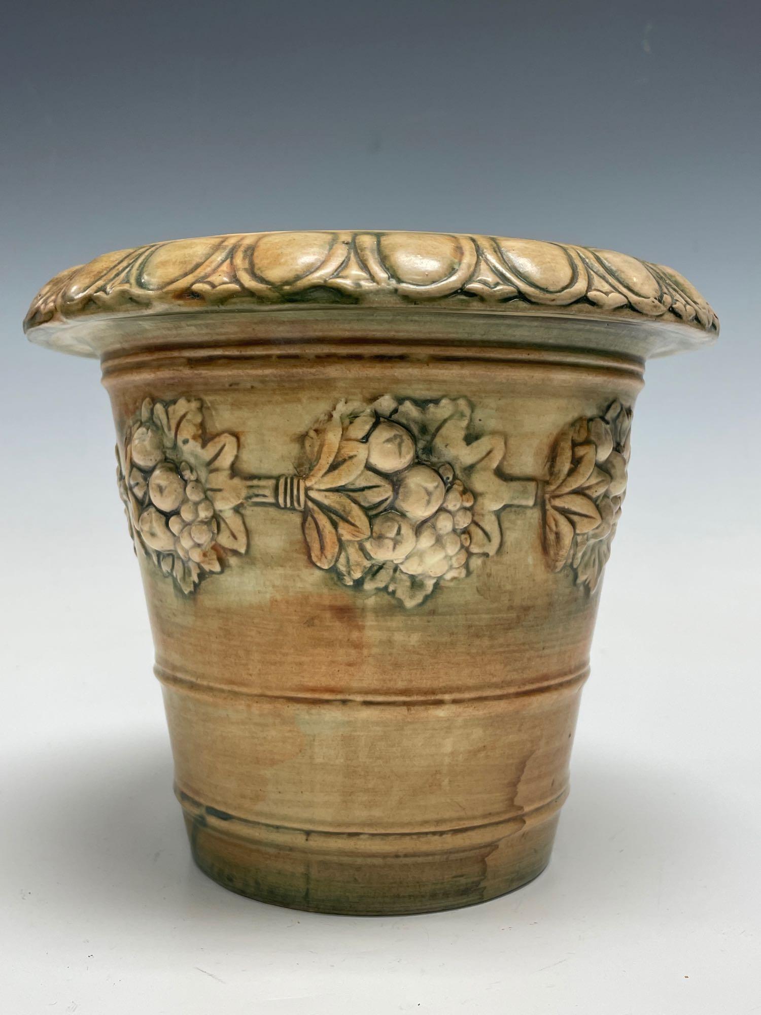 Weller Woodcraft Pottery Jardiniere: Weller Woodcraft Pottery Jardiniere measuring approx 7.5" tall x 8.5" diameter. Very suitable for any decor..country, traditional, arts and craft, mid century modern and more! Good condition and impre