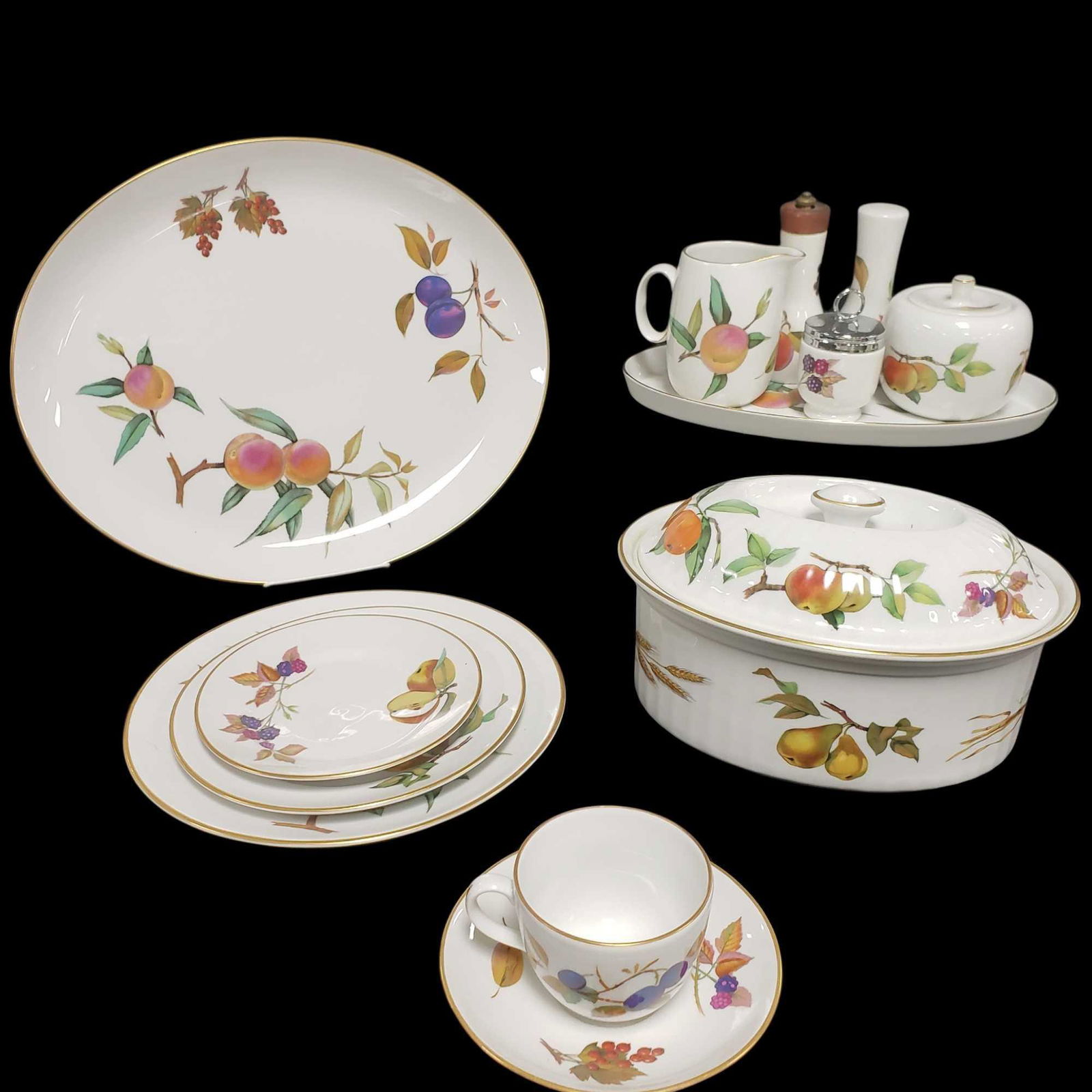 116pc ROYAL WORCESTER - Evesham Pattern Dinnerware (1 of 20)