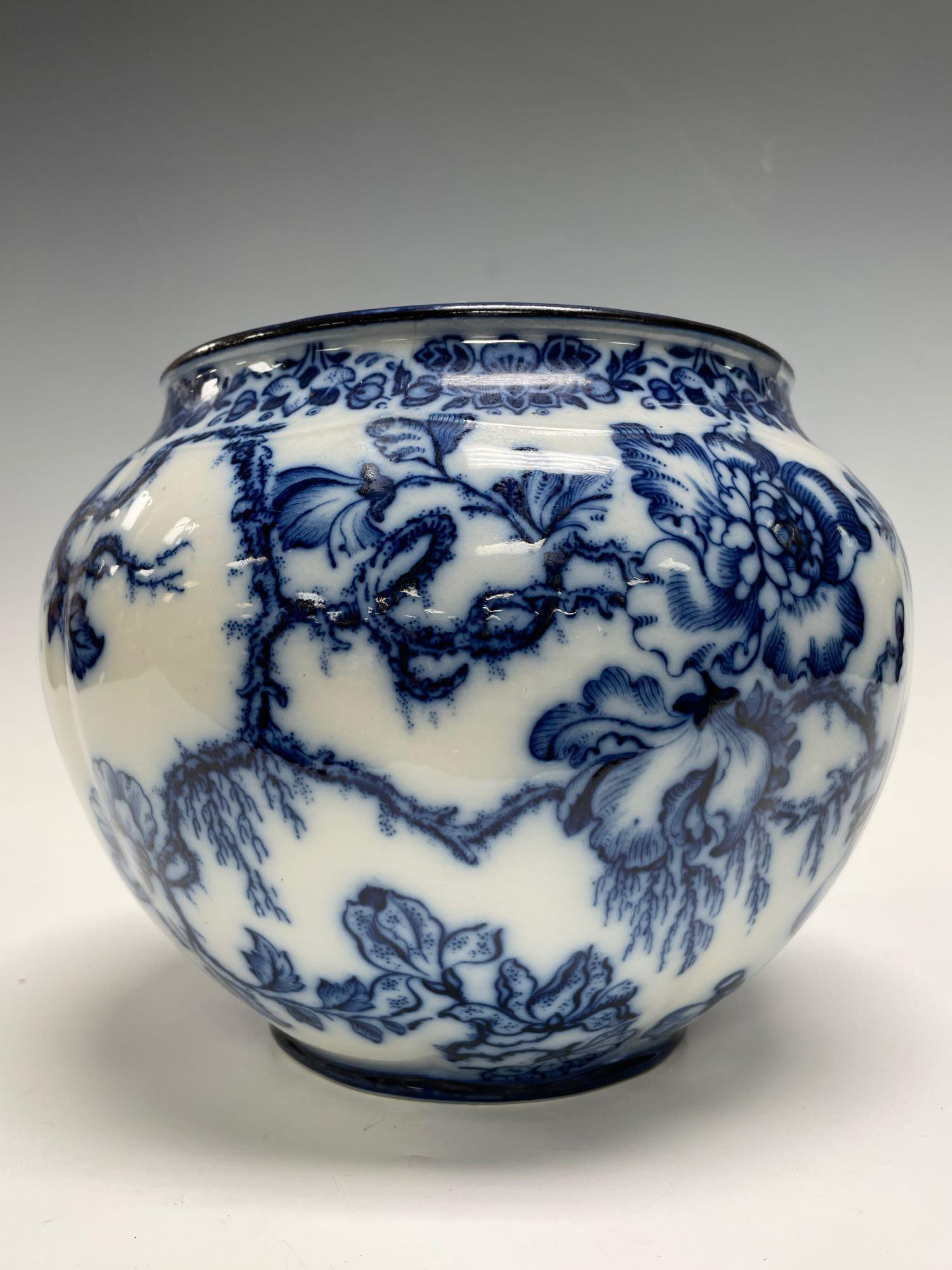 Wedgwood Flow Blue Swallow Pattern Jardiniere or Cache (1 of 9)