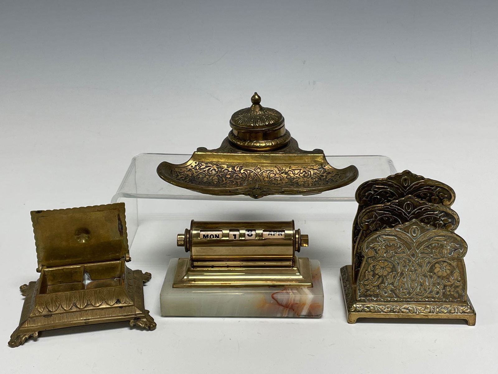 Park Sherman Desk Calendar and Jennings Brothers Desk (1 of 18)