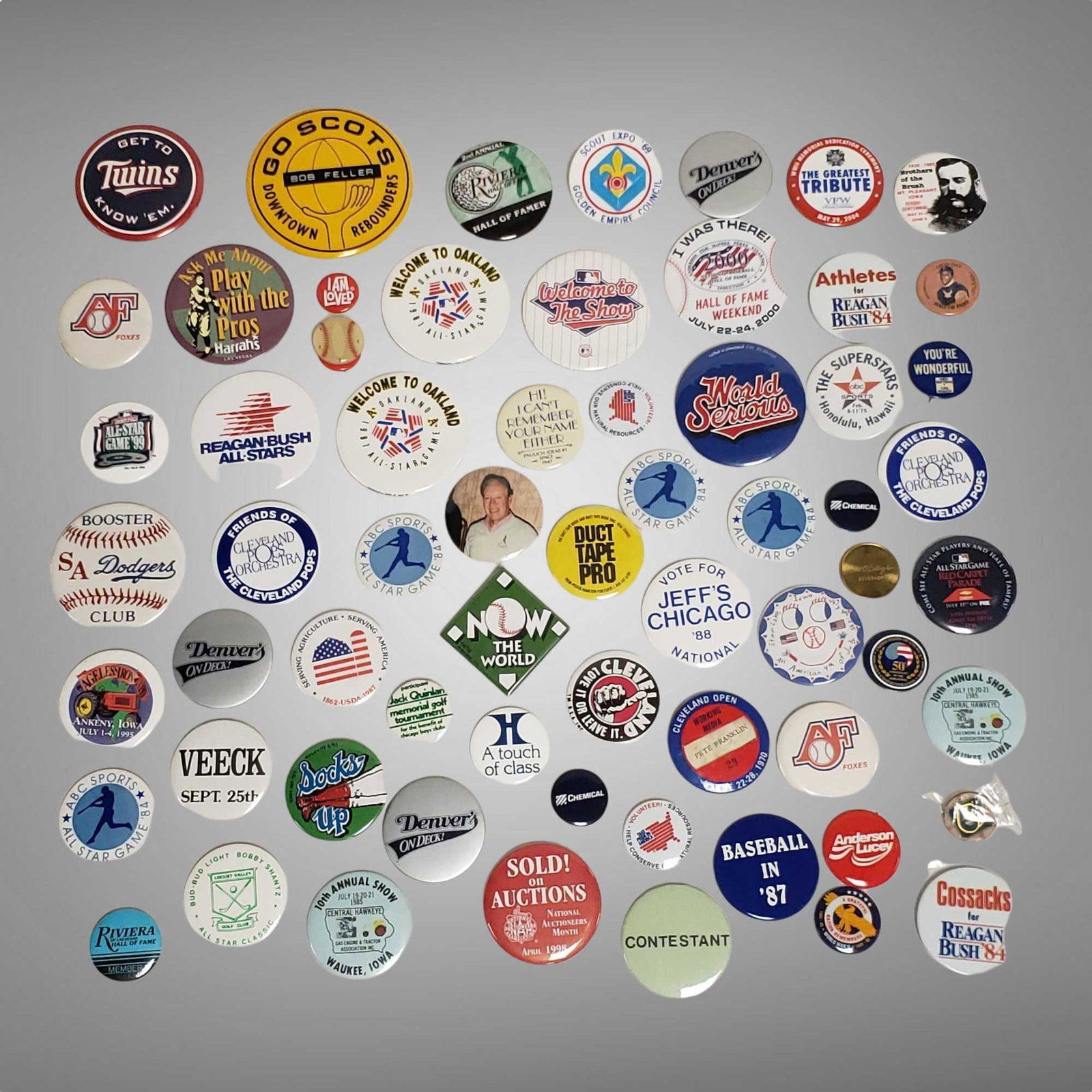 LARGE ASSORTED COLLECTION OF BOB'S BUTTON PINS (1 of 13)