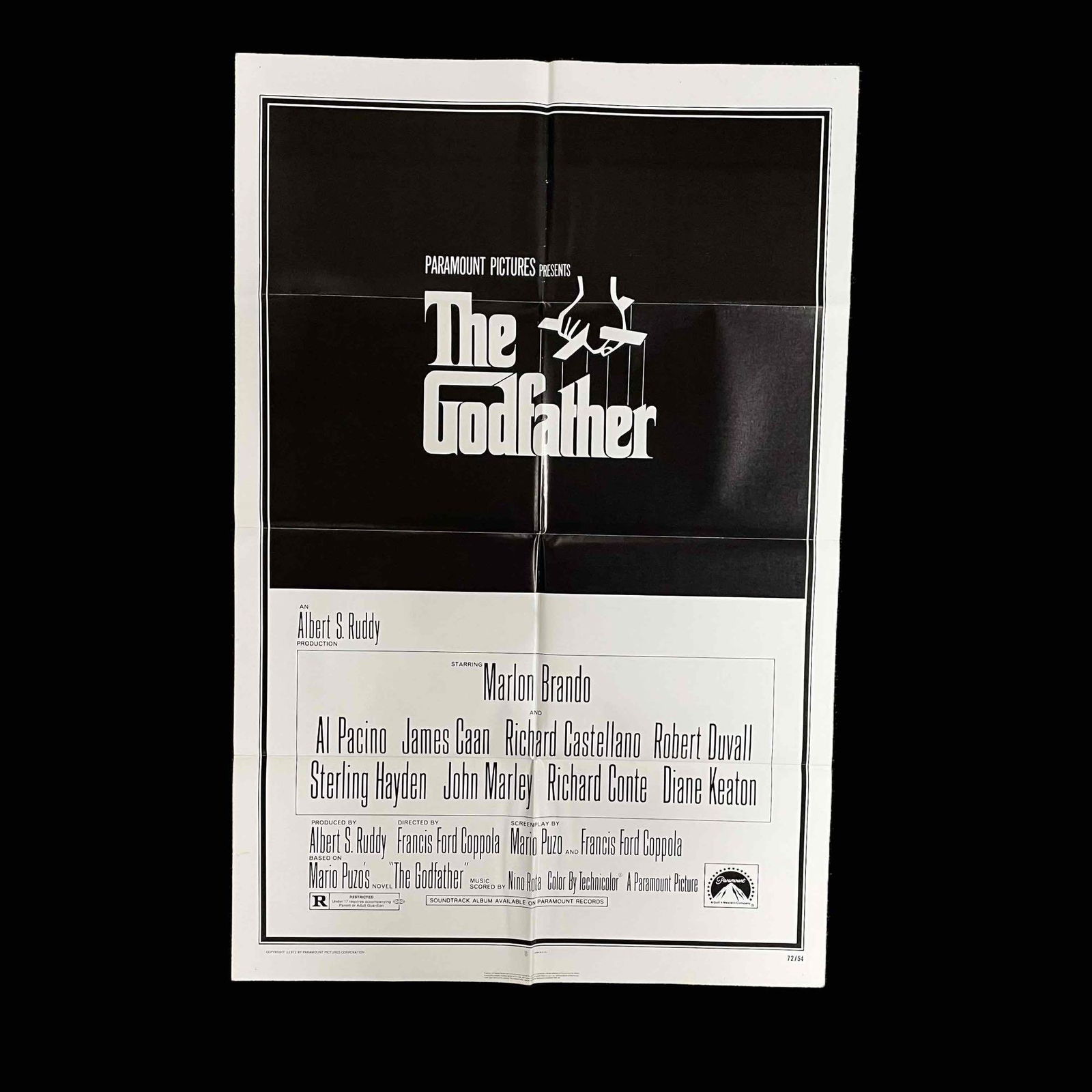 GODFATHER, THE - ONE SHEET: 27x41, 1972, U.S., Paramount, crime Marlon Brando, Al Pacino, James Caan, Diane Keaton, Robert Duvall B+ condition Quantity: 1