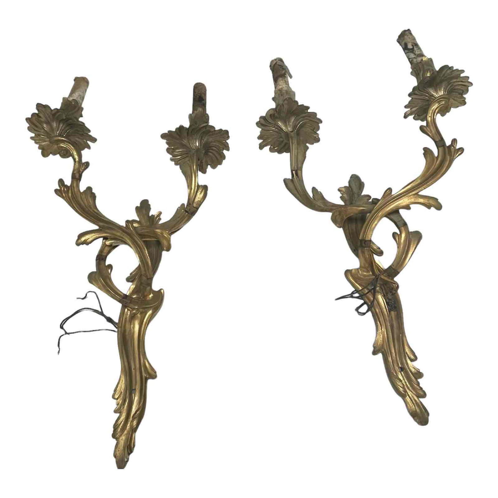 Pair of Italian Rococo Style Gilt Bronze Wall Sconces (1 of 17)