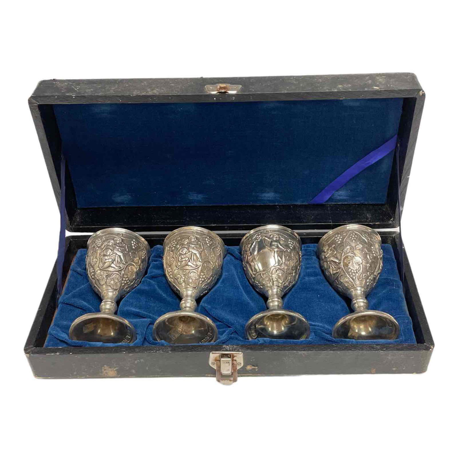 Fine Set of Renaissance Style Challis Cordials (1 of 13)