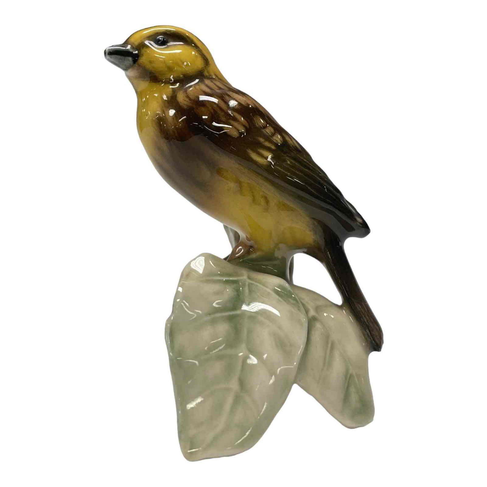 1962 Goebel Yellow Hammer Bird on Tree Branch Figurine (1 of 10)