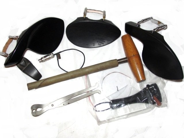 Violin Chinrest And Reamer: Condition overall good. ( From retired old Violin instrument dealer selling absolute)