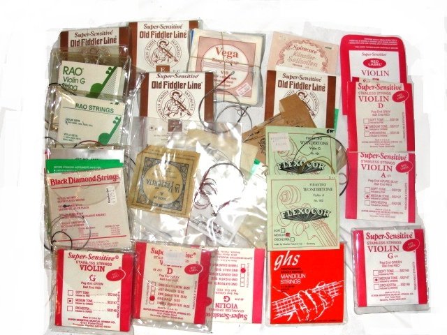 Violin New Packaged String Box Lot: Condition overall good. ( From retired old Violin instrument dealer selling absolute)