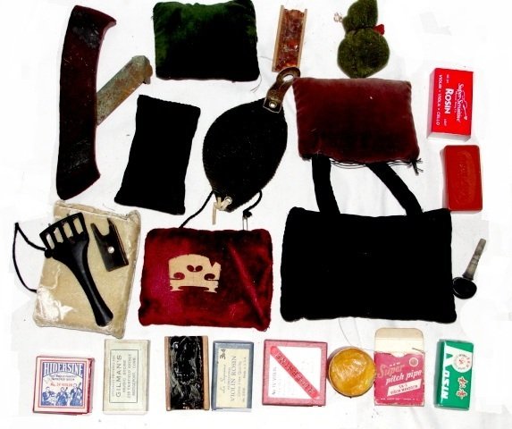 Violin Miscellaneous Box Lot: Condition very used violin merchandise of all sort , see photo's. From retired old Violin instrument dealer selling absolute)