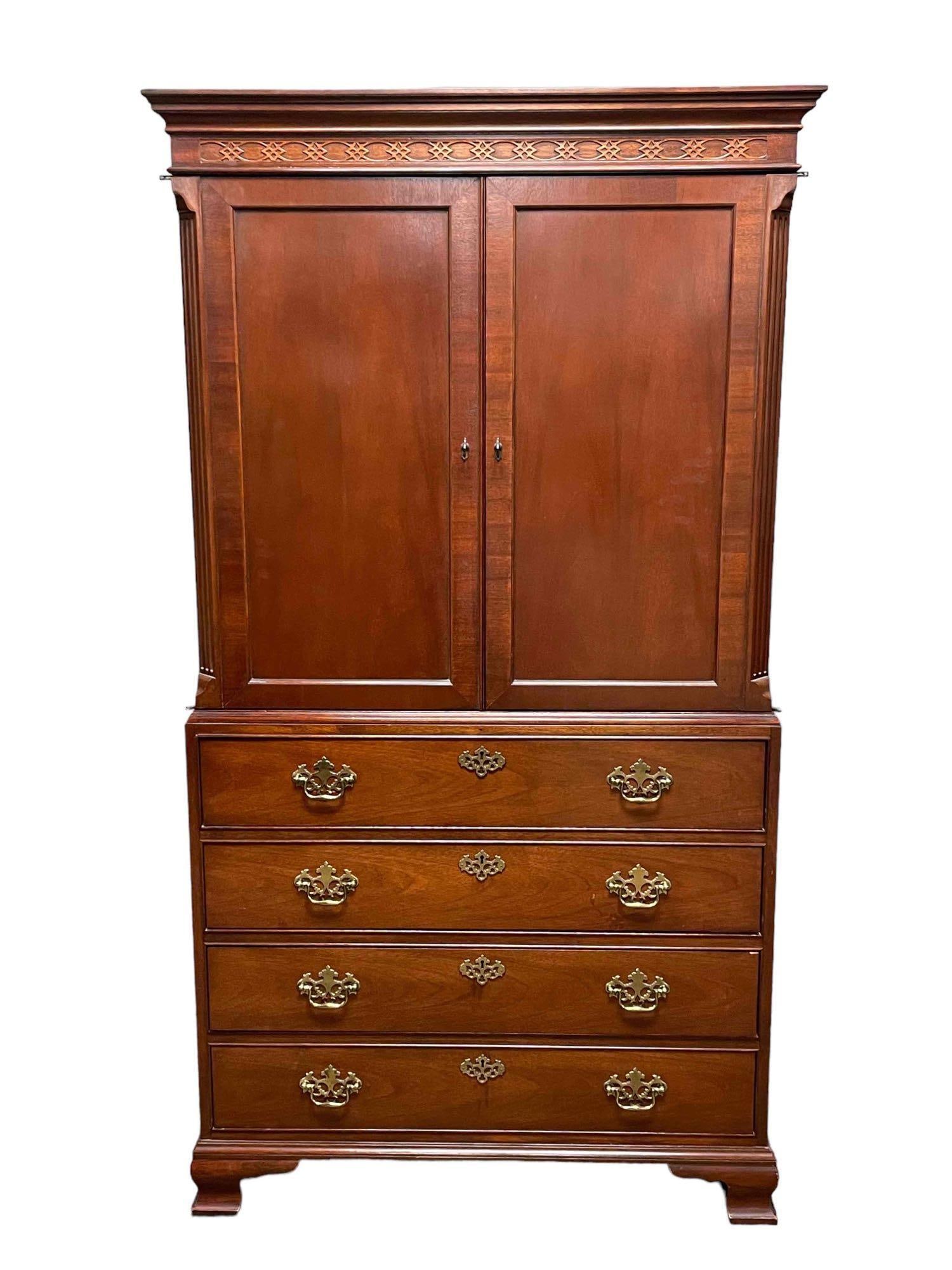 American Georgian Style Mahogany Wardrobe by Baker Furniture co. (1 of 14)