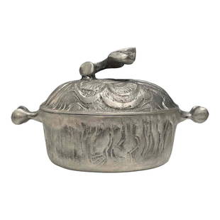 Donald Drumm Cast Aluminum Covered Pot: 1970 Vintage covered 5 QT aluminum cookware. A Brutalist round covered casserole from Don Drumm's early work, c. 1970s-1980s.Signed DRUMM along lid rim edge and stamped on bottom as shown. Good condit