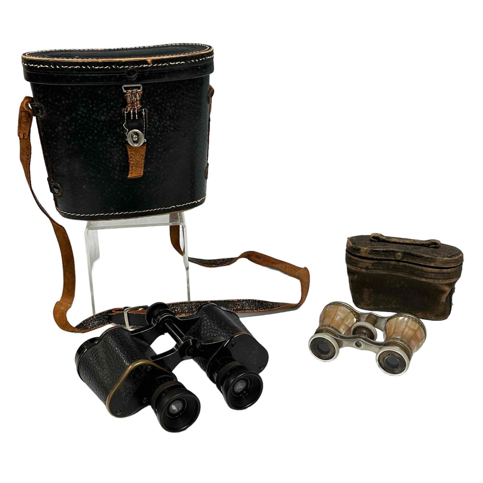 WWI Goerz Binoculars and Pair of Opera Glasses: Pair of Goerz Binoculars with case number 396268 and a pair of mother of pearl opera glasses. Both good used condition as shown, see photos for details