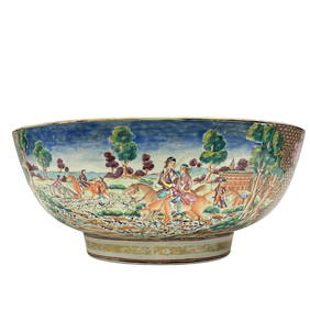 Important Qianlong Chinese Export Hunt Scene Bowl (1 of 20)