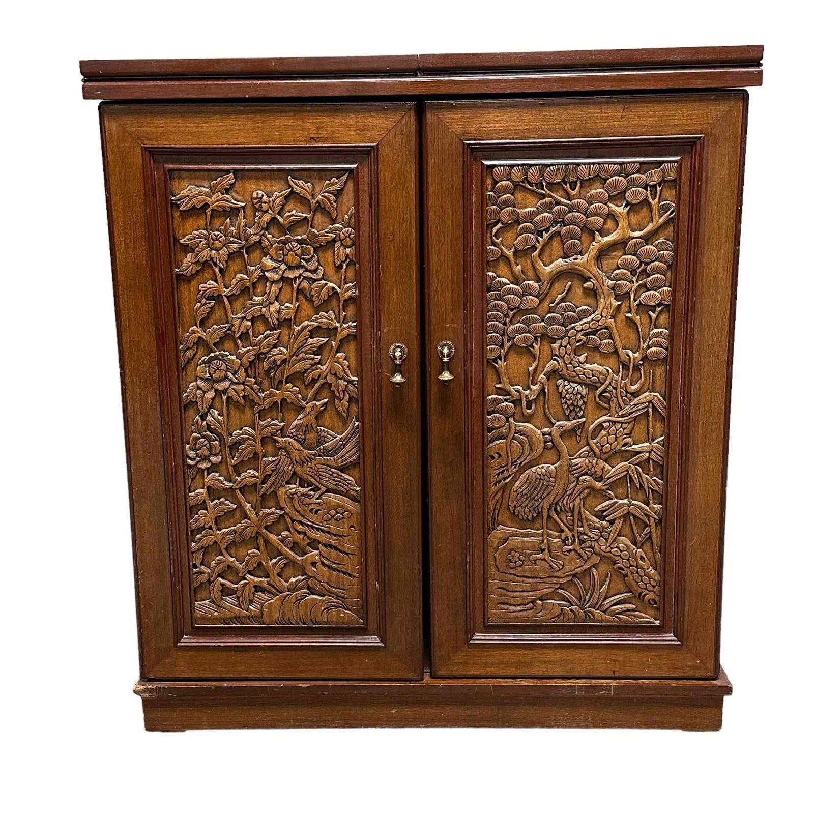 Unique Asian Carved Bar Liquor Serving Cabinet (1 of 20)